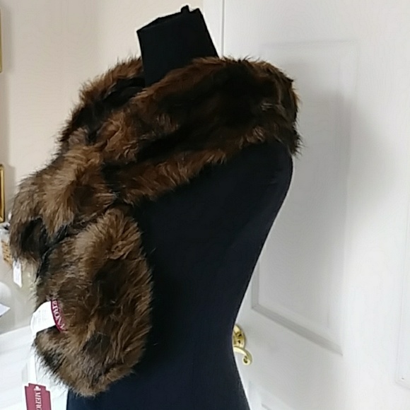 Merona Faux Fur Scarf - Picture 3 of 4